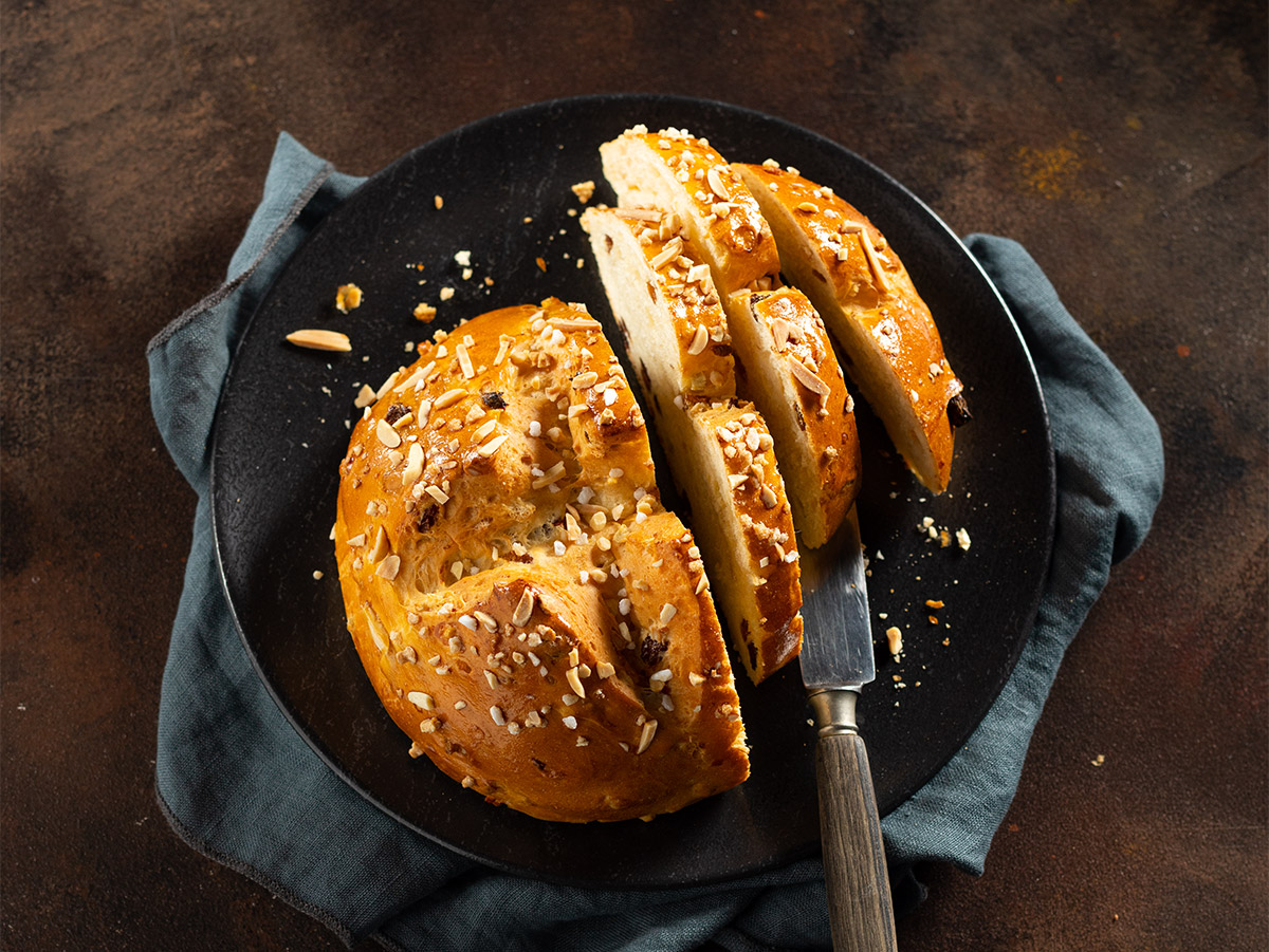 Osterbrot: Das perfekte Ostergebäck, passend für Frühstück, Brunch oder Kaffeetafel.